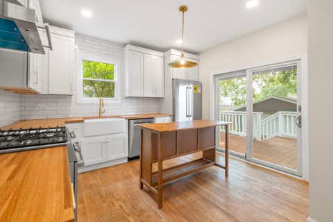 Tiny photo for 4142 Wolf Road, Western Springs, IL 60558 (MLS # 12710134)