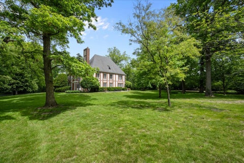 Tiny photo for 220 Shadowood Lane, Northfield, IL 60093 (MLS # 12653088)