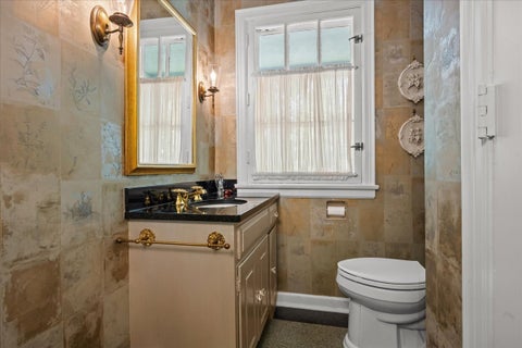 Tiny photo for 220 Shadowood Lane, Northfield, IL 60093 (MLS # 12653088)