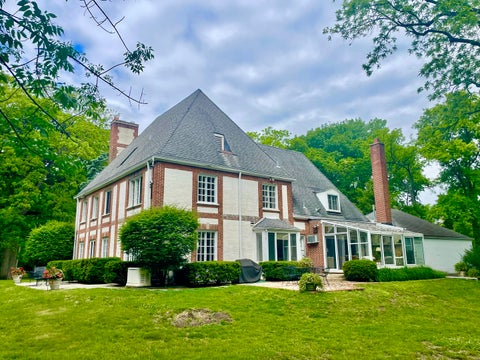 Tiny photo for 220 Shadowood Lane, Northfield, IL 60093 (MLS # 12653088)