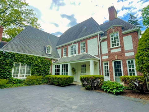 Tiny photo for 220 Shadowood Lane, Northfield, IL 60093 (MLS # 12653088)