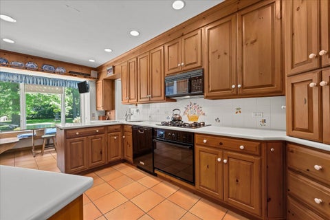 Tiny photo for 220 Shadowood Lane, Northfield, IL 60093 (MLS # 12653088)