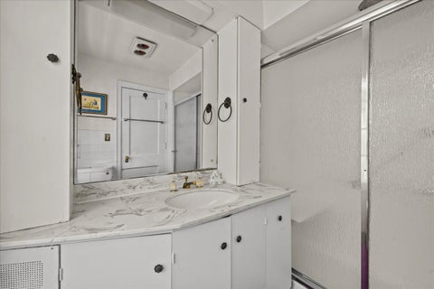 Tiny photo for 220 Shadowood Lane, Northfield, IL 60093 (MLS # 12653088)