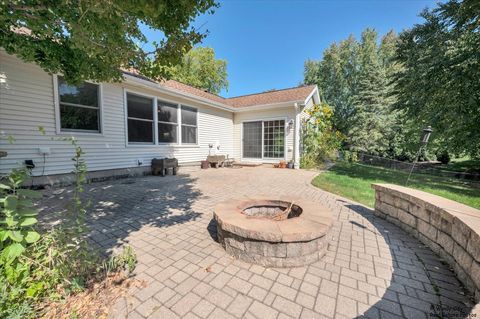 Tiny photo for 721 Brentwood Court, Algonquin, IL 60102 (MLS # 12522994)