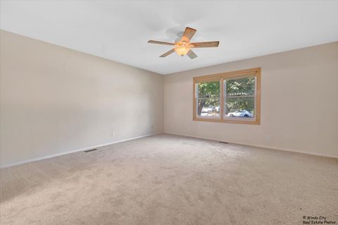 Tiny photo for 721 Brentwood Court, Algonquin, IL 60102 (MLS # 12522994)
