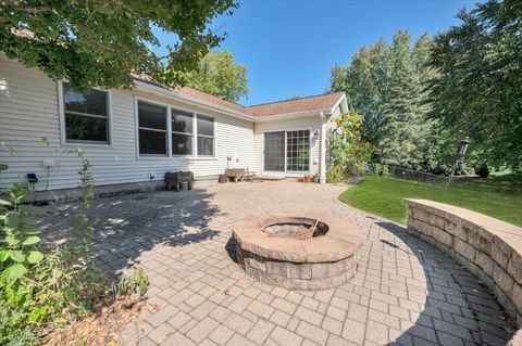 Tiny photo for 721 Brentwood Court, Algonquin, IL 60102 (MLS # 12522994)