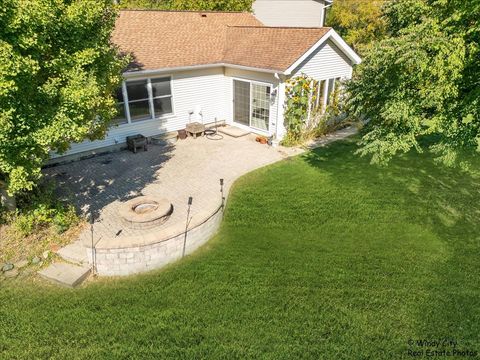 Tiny photo for 721 Brentwood Court, Algonquin, IL 60102 (MLS # 12522994)