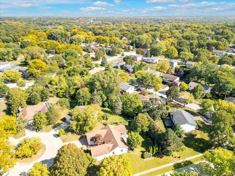 Tiny photo for 721 Brentwood Court, Algonquin, IL 60102 (MLS # 12522994)