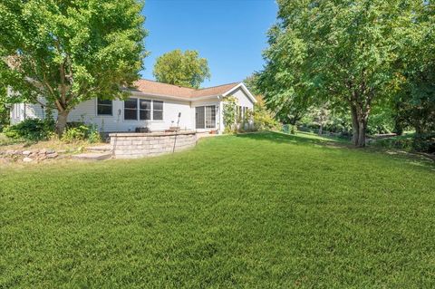 Tiny photo for 721 Brentwood Court, Algonquin, IL 60102 (MLS # 12522994)