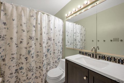 Tiny photo for 721 Brentwood Court, Algonquin, IL 60102 (MLS # 12522994)