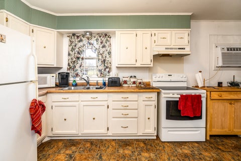 Tiny photo for 306 N White Street N, Creal Springs, IL 62922 (MLS # 12608438)