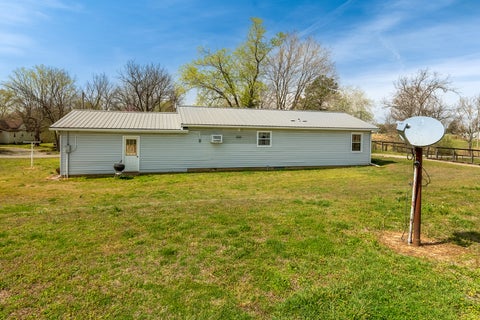Tiny photo for 306 N White Street N, Creal Springs, IL 62922 (MLS # 12608438)