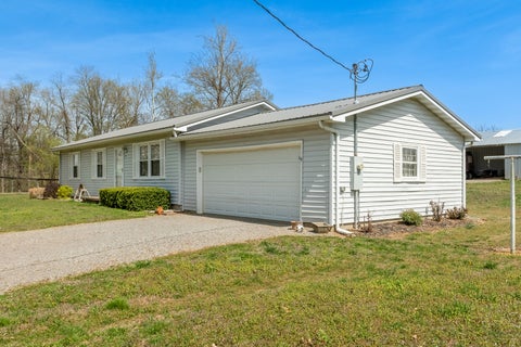 Tiny photo for 306 N White Street N, Creal Springs, IL 62922 (MLS # 12608438)