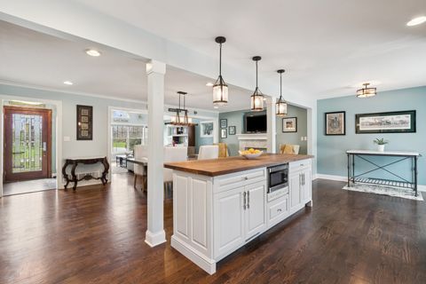 Tiny photo for 614 West Street, Libertyville, IL 60048 (MLS # 12620277)