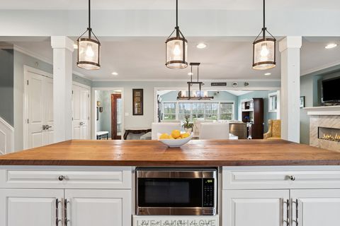 Tiny photo for 614 West Street, Libertyville, IL 60048 (MLS # 12620277)