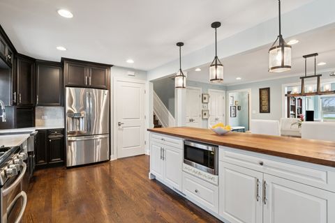 Tiny photo for 614 West Street, Libertyville, IL 60048 (MLS # 12620277)