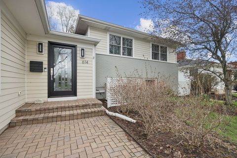 Tiny photo for 614 West Street, Libertyville, IL 60048 (MLS # 12620277)