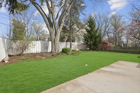 Tiny photo for 614 West Street, Libertyville, IL 60048 (MLS # 12620277)