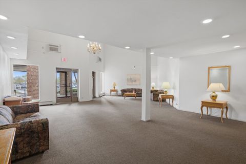 Tiny photo for 1880 Bonnie Lane #412, Hoffman Estates, IL 60169 (MLS # 12626396)