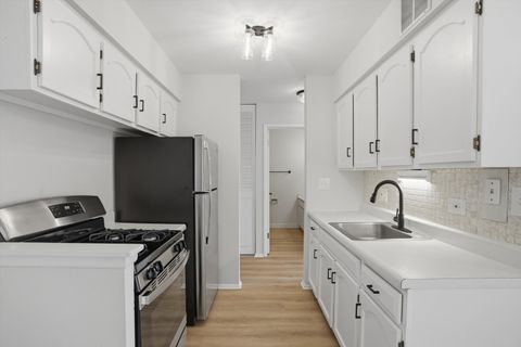 Tiny photo for 1880 Bonnie Lane #412, Hoffman Estates, IL 60169 (MLS # 12626396)