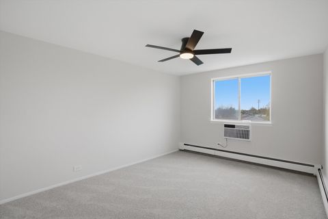 Tiny photo for 1880 Bonnie Lane #412, Hoffman Estates, IL 60169 (MLS # 12626396)