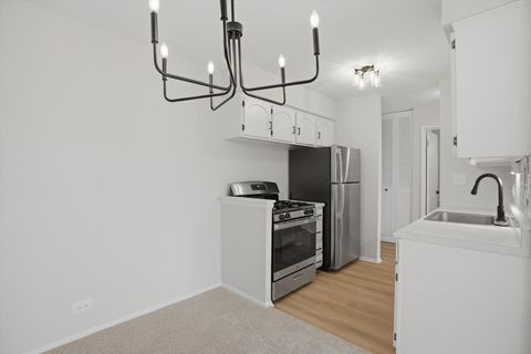 Tiny photo for 1880 Bonnie Lane #412, Hoffman Estates, IL 60169 (MLS # 12626396)