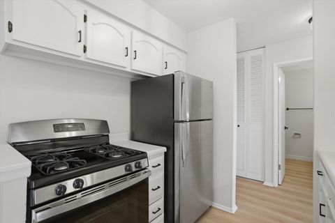 Tiny photo for 1880 Bonnie Lane #412, Hoffman Estates, IL 60169 (MLS # 12626396)