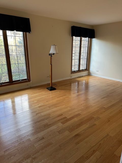 Tiny photo for 12 Queens Court, Westchester, IL 60154 (MLS # 12524184)