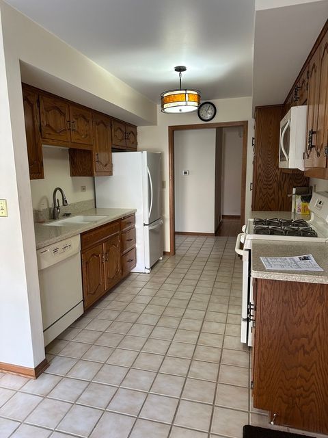 Tiny photo for 12 Queens Court, Westchester, IL 60154 (MLS # 12524184)