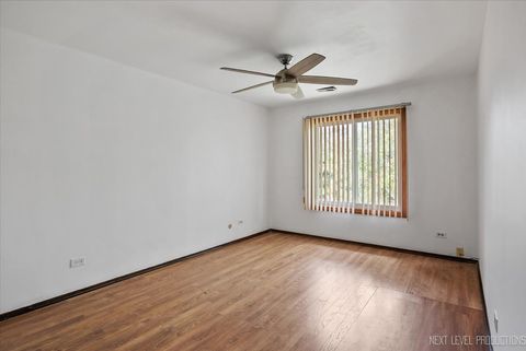 Tiny photo for 7000 Sussex Court #204, Woodridge, IL 60517 (MLS # 12455751)
