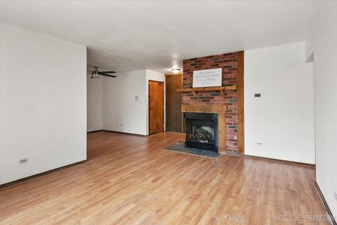 Tiny photo for 7000 Sussex Court #204, Woodridge, IL 60517 (MLS # 12455751)