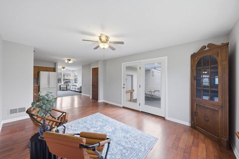 Tiny photo for 5S333 Stewart Drive, Naperville, IL 60563 (MLS # 12544968)