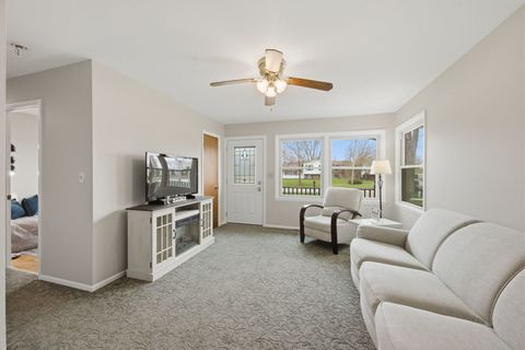 Tiny photo for 5S333 Stewart Drive, Naperville, IL 60563 (MLS # 12544968)