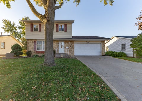 Tiny photo for 570 32nd Avenue, East Moline, IL 61244 (MLS # 12798094)
