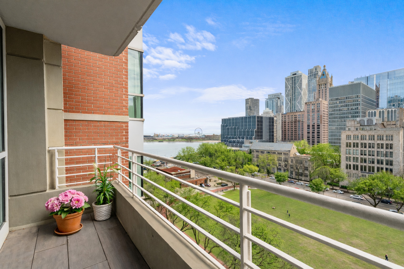 250 E Pearson Street 1007