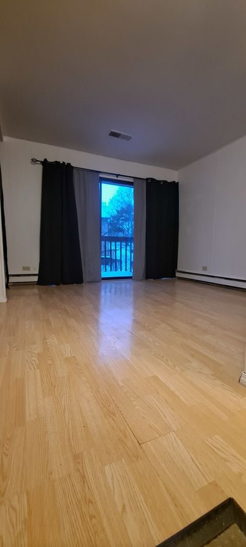 Tiny photo for 23 Jamaica Colony Common #5, Fox Lake, IL 60020 (MLS # 12558335)