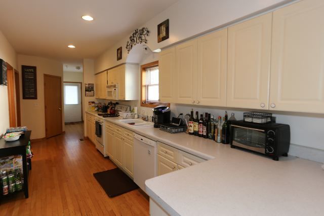 1527 W School Street 1