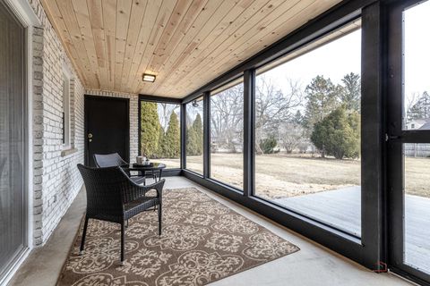 Tiny photo for 1967 Red Fox Lane, Green Oaks, IL 60048 (MLS # 12586254)