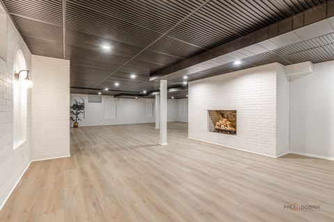 Tiny photo for 1967 Red Fox Lane, Green Oaks, IL 60048 (MLS # 12586254)