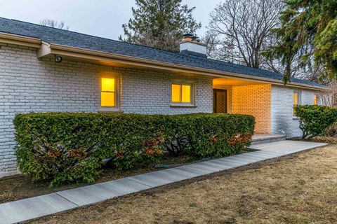 Tiny photo for 1967 Red Fox Lane, Green Oaks, IL 60048 (MLS # 12586254)