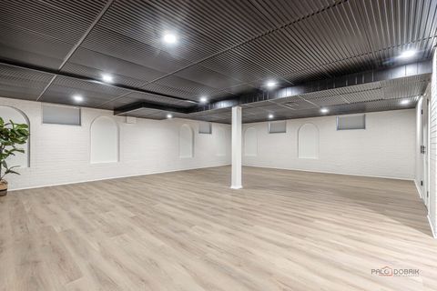 Tiny photo for 1967 Red Fox Lane, Green Oaks, IL 60048 (MLS # 12586254)