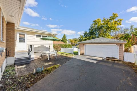 Tiny photo for 357 Bryant Avenue, Glen Ellyn, IL 60137 (MLS # 12590167)