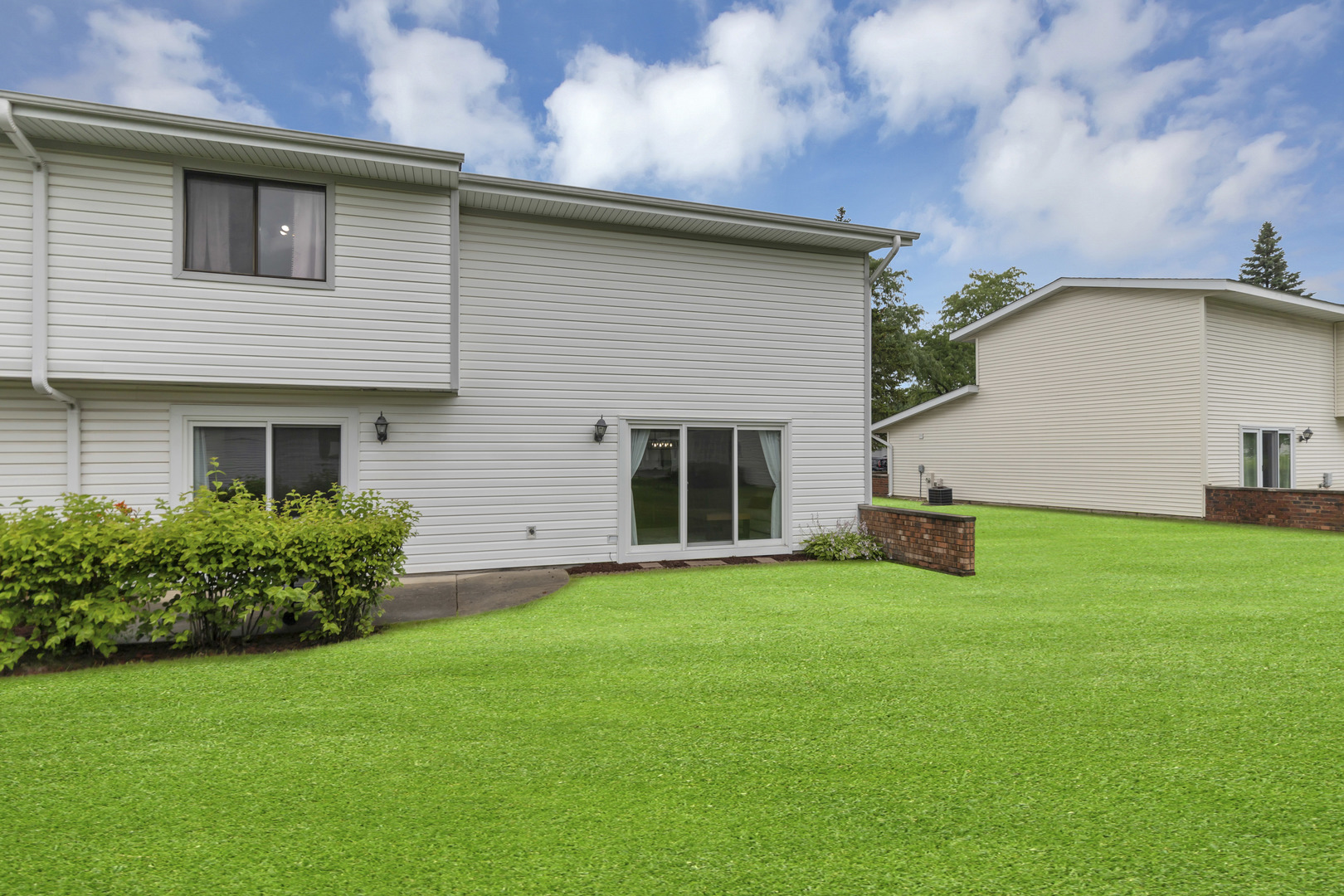 1057 Shannock Lane