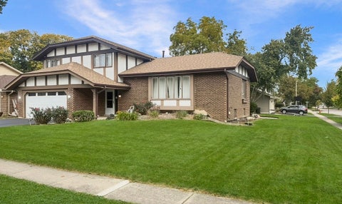 Photo of 700 W 58th Street, Westmont, IL 60559 (MLS # 12793657)