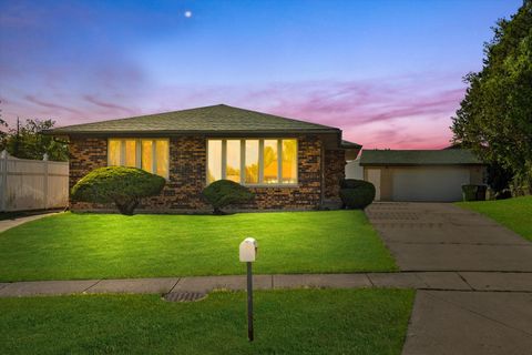 Tiny photo for 16666 Parliament Avenue, Tinley Park, IL 60477 (MLS # 12511313)