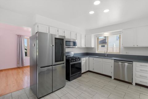 Tiny photo for 16666 Parliament Avenue, Tinley Park, IL 60477 (MLS # 12511313)