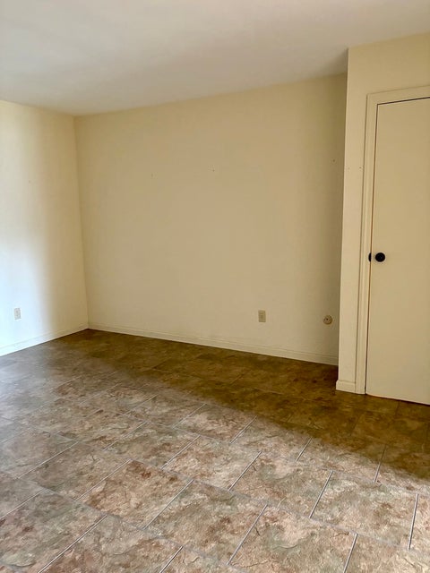 Tiny photo for 605 Oakdale Drive, Centralia, IL 62801 (MLS # 12610535)