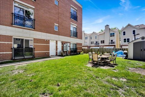 Tiny photo for 9222 Ewing Avenue #102, Evanston, IL 60203 (MLS # 12679621)