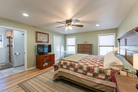 Tiny photo for 125 Old Bloomfield Road, Vienna, IL 62995 (MLS # 12552226)