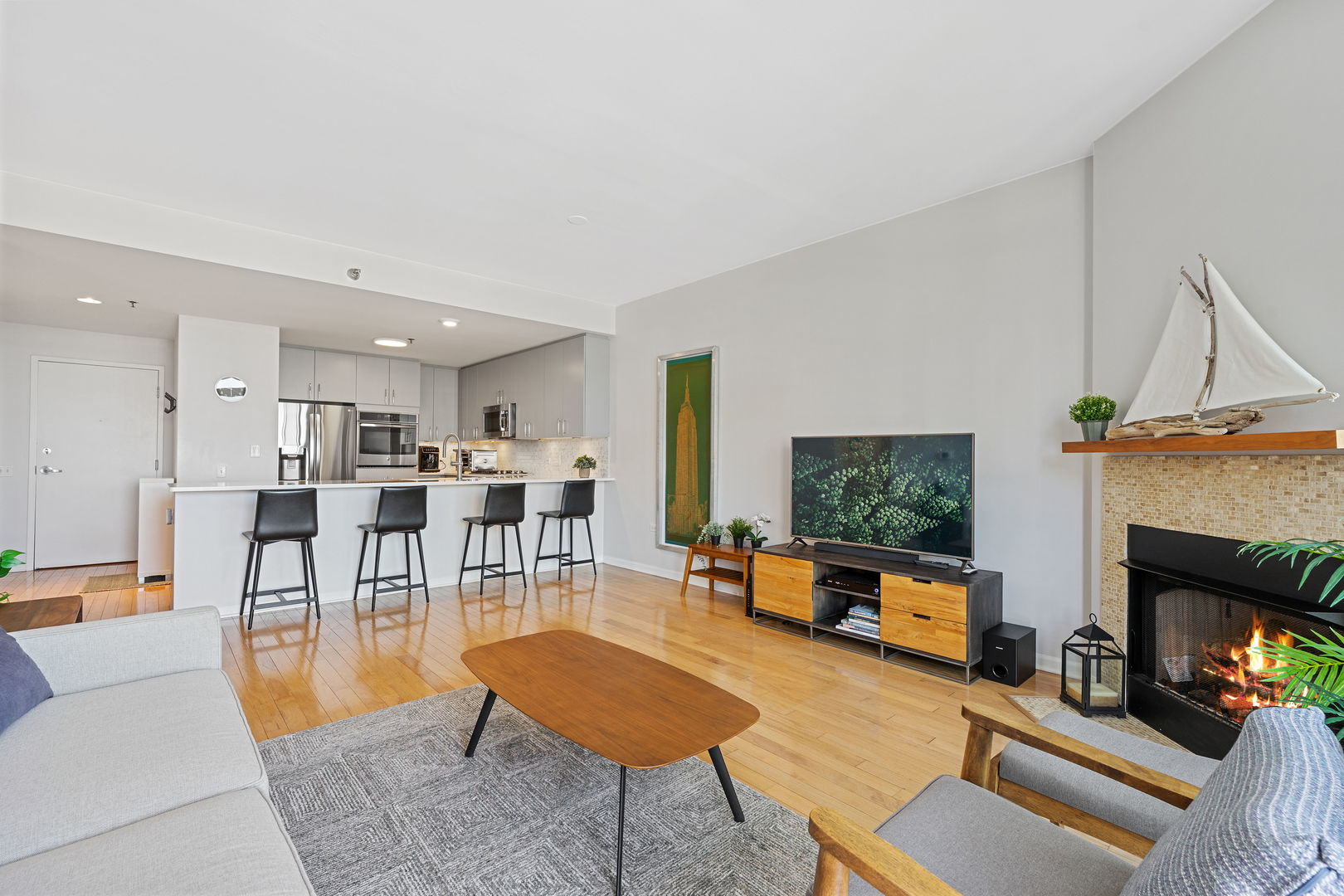 1515 S Prairie Avenue 1016